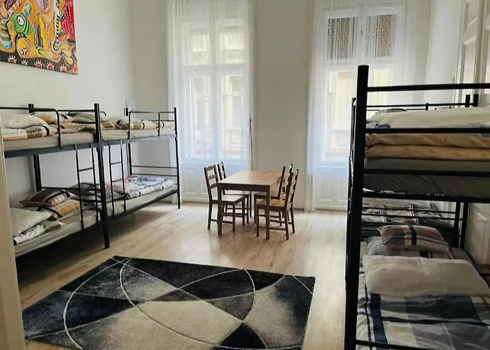 Doxie - Beds And Dorms Budapest