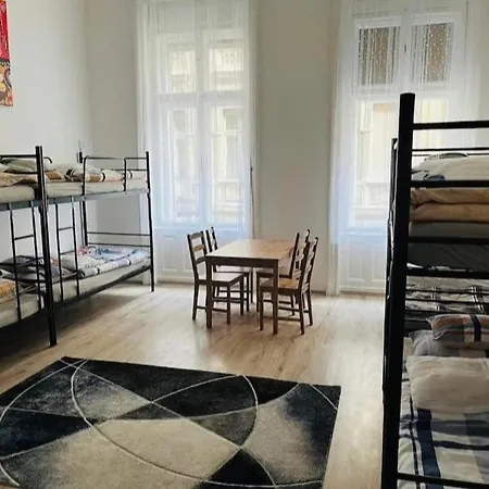 Doxie - Beds And Dorms Budapeste