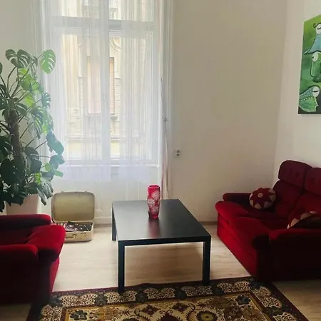 Doxie - Beds And Dorms Δωμάτια σε οικογενειακή κατοικία Βουδαπέστη